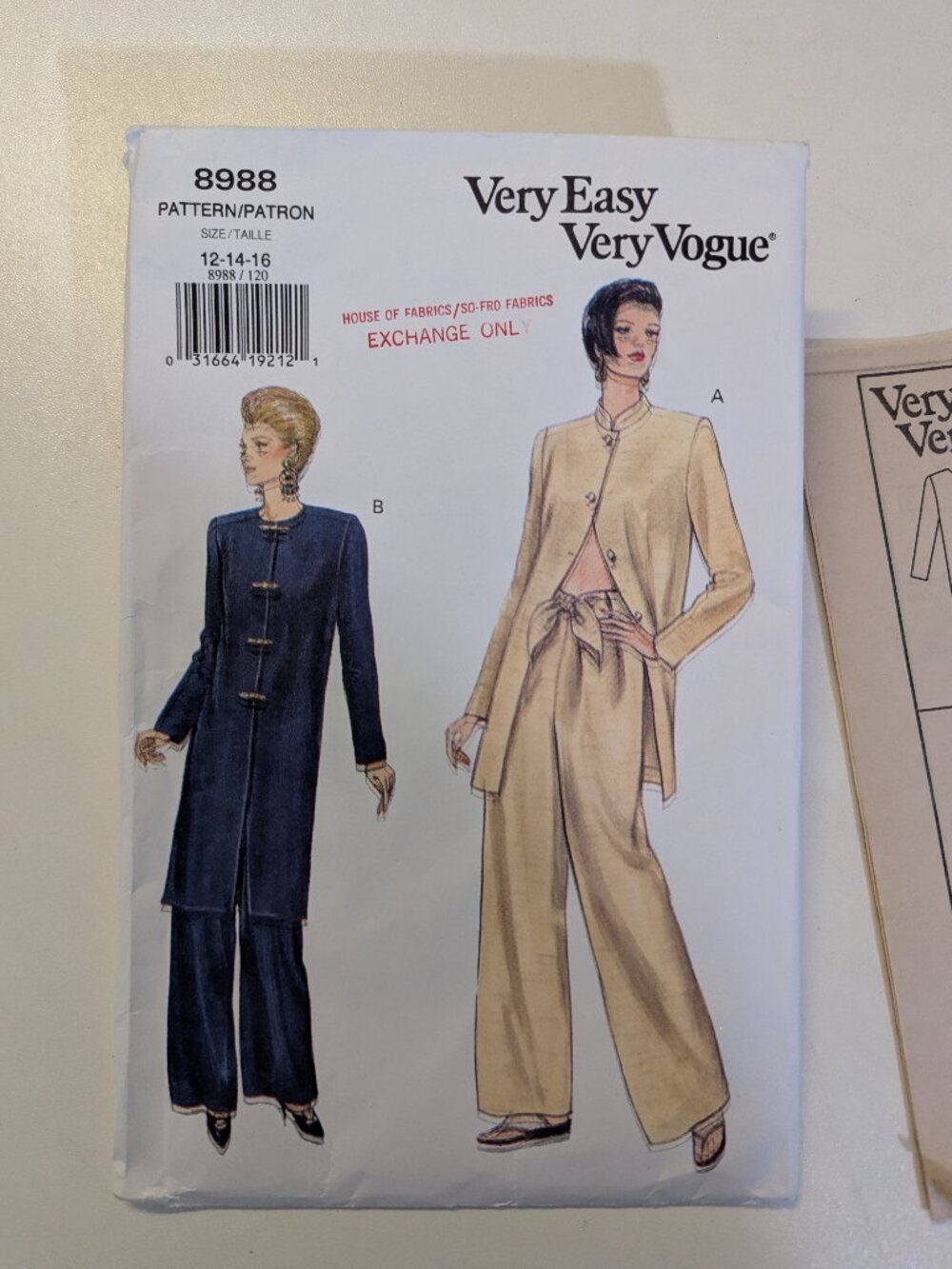 Vintage Very Easy Very Vogue Women's Clothing Coat and Trouser Pattern 8988